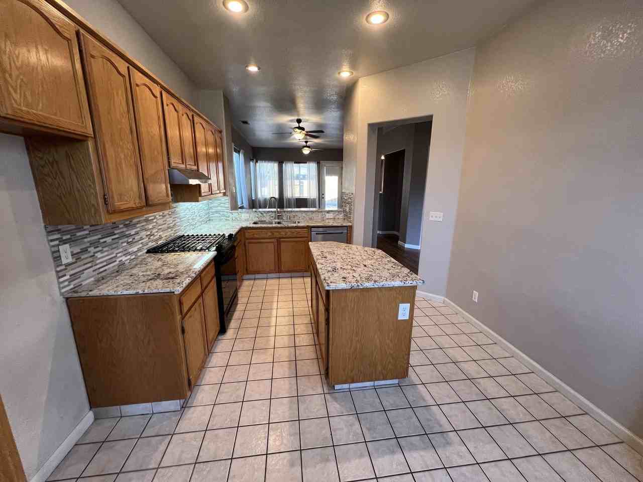 1850 Exeter Dr - Photo 5 of 20