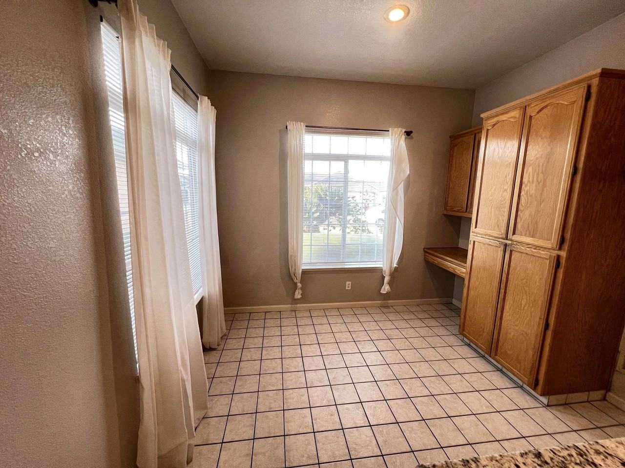 1850 Exeter Dr - Photo 6 of 20