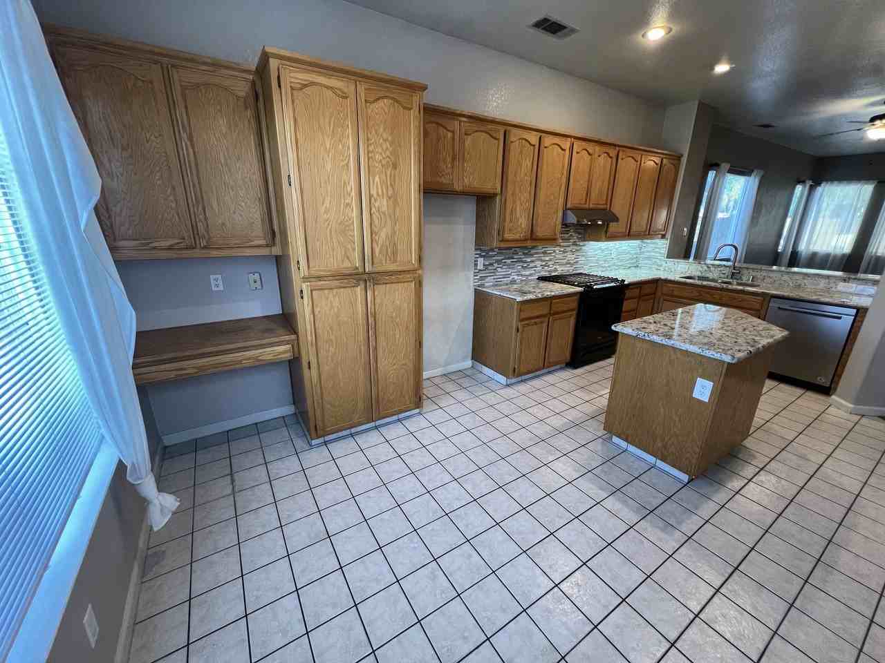 1850 Exeter Dr - Photo 7 of 20