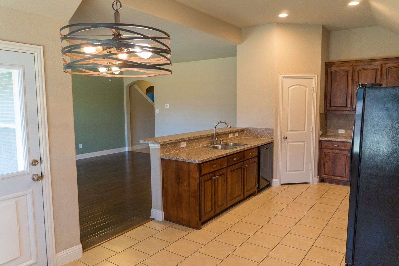 107 Buckingham Dr - Photo 6 of 20