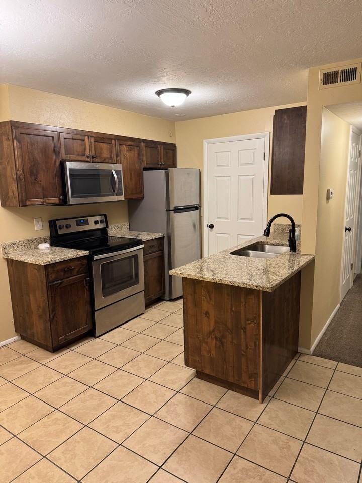 1190 E Waterside Cv #22
