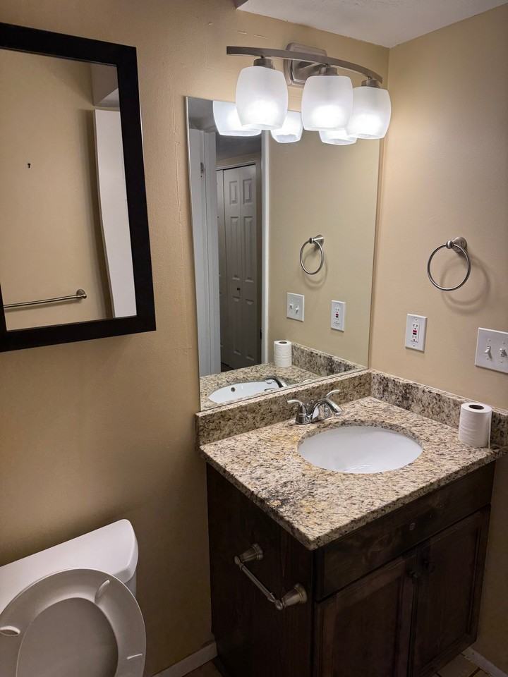 1190 E Waterside Cv #22 - Photo 2 of 13