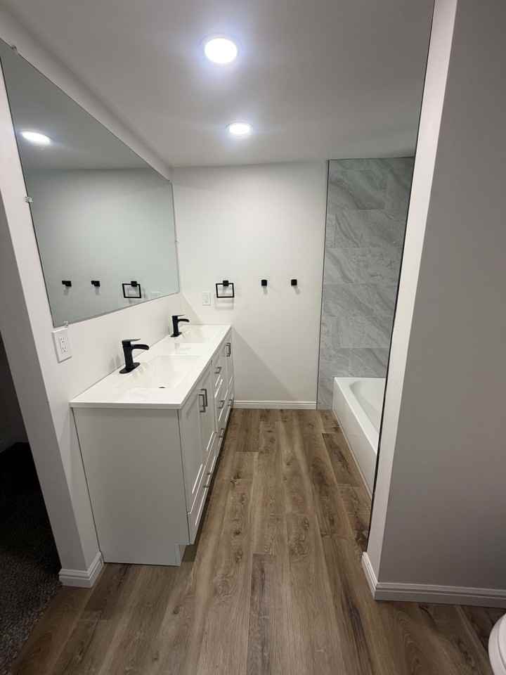 943 Crestwood Rd - Photo 4 of 9