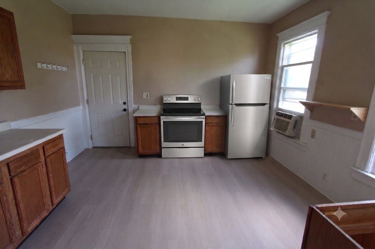 300 S Lowell Ave #3 - Photo 3 of 19