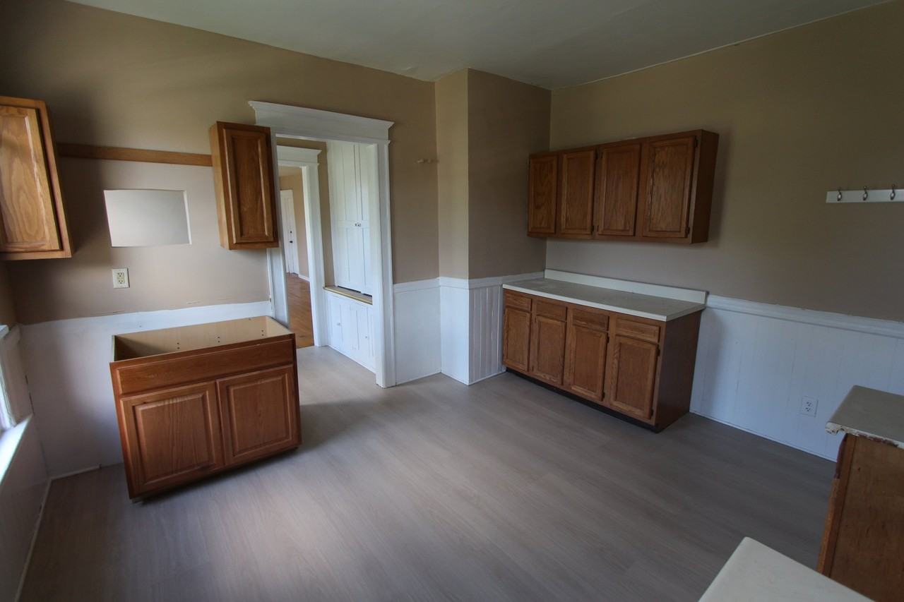 300 S Lowell Ave #3 - Photo 4 of 19