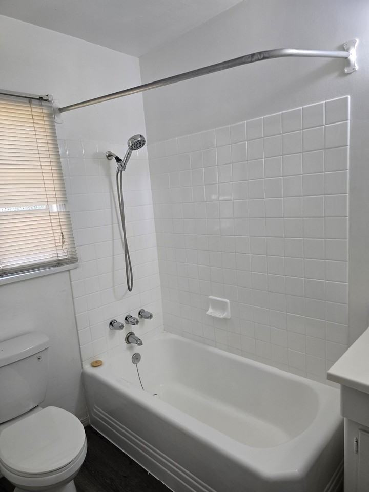 142 E Hanna St - Photo 6 of 20