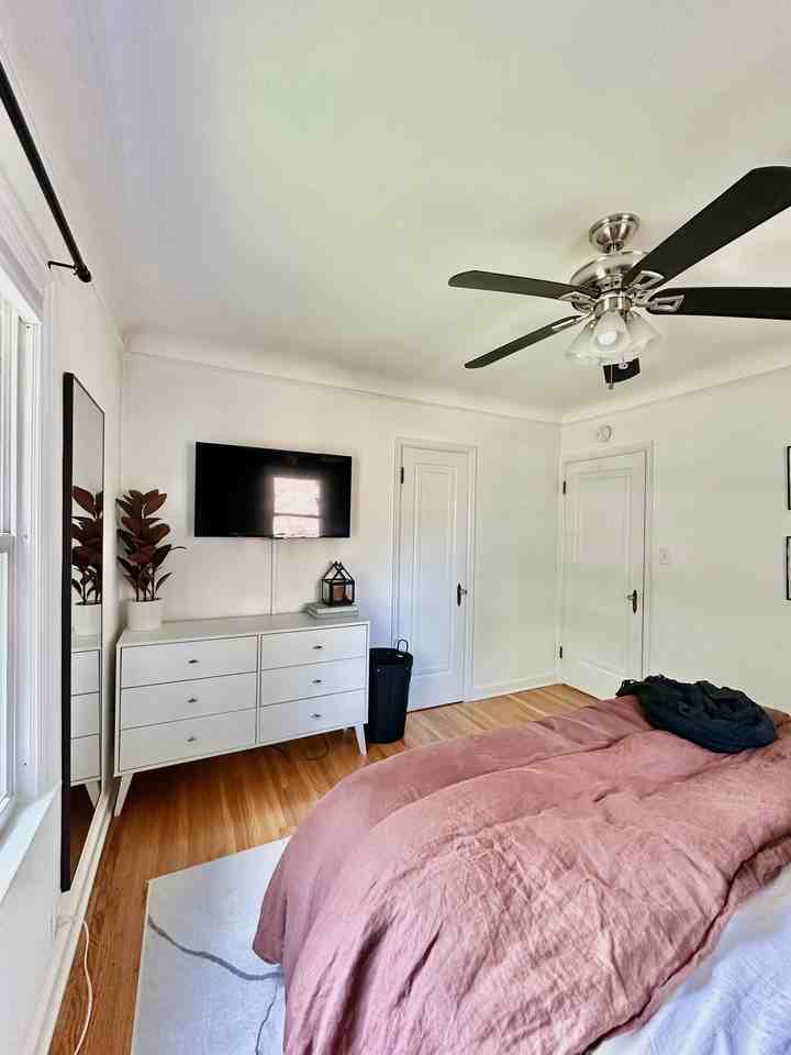3380 Brunswick Ave S - Photo 3 of 20