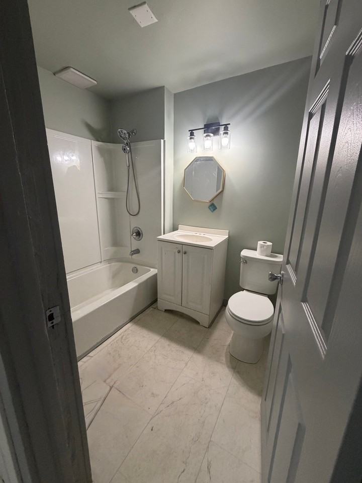 952 Logan St Se - Photo 6 of 10