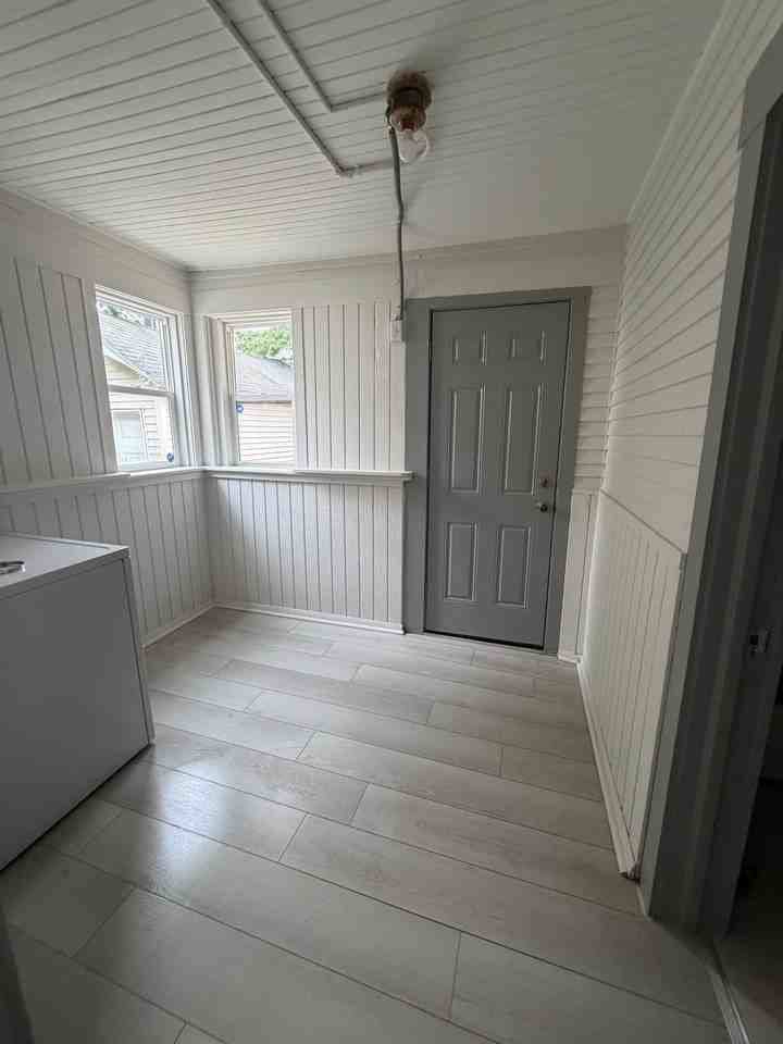 952 Logan St Se - Photo 7 of 10