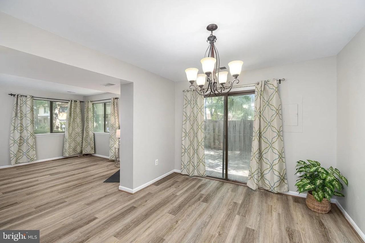 10673 Spring Oak Ct - Photo 5 of 20