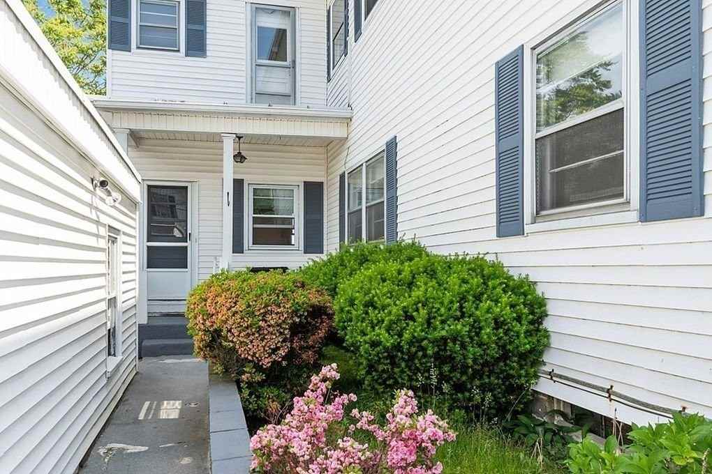 64 Arlington St - Photo 3 of 8