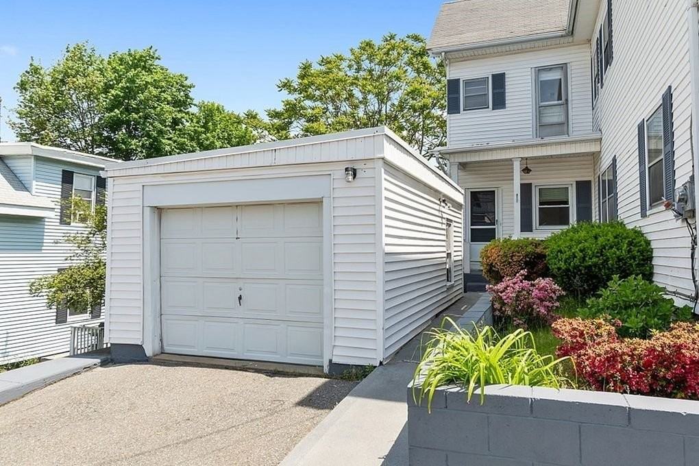 64 Arlington St - Photo 4 of 8