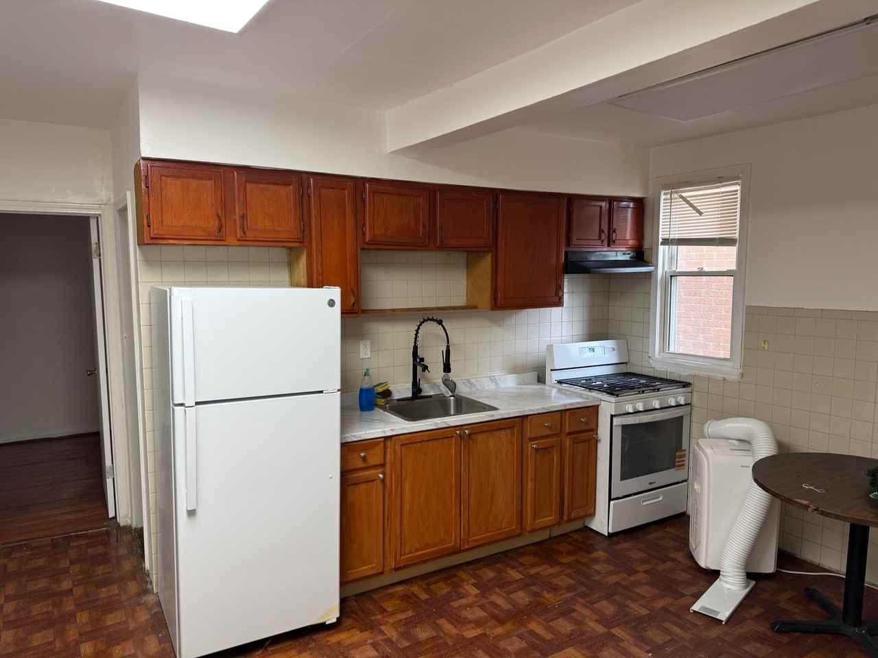 2354 Poland St - Photo 2 of 7