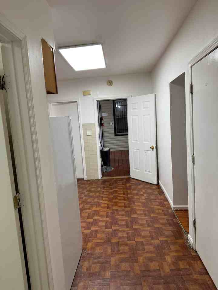 2354 Poland St - Photo 7 of 7