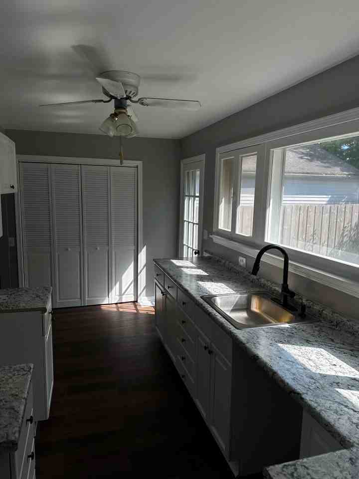 472 Lamson Ave - Photo 3 of 16