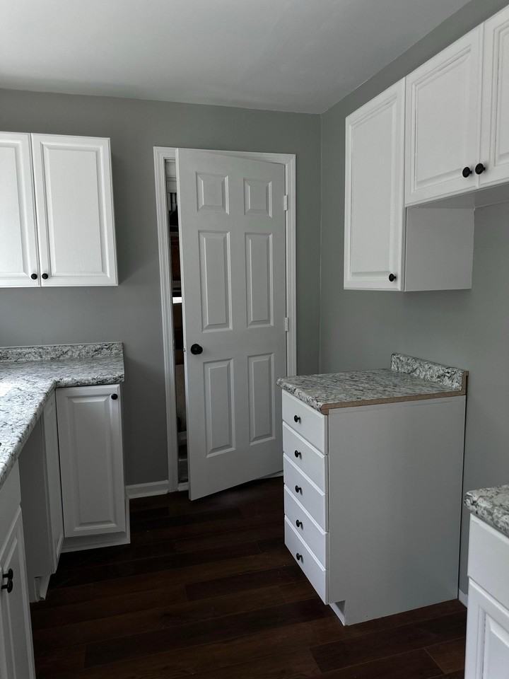 472 Lamson Ave - Photo 6 of 16
