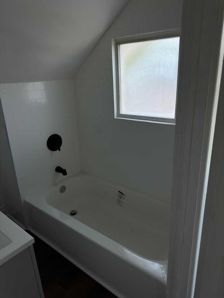 472 Lamson Ave - Photo 7 of 16