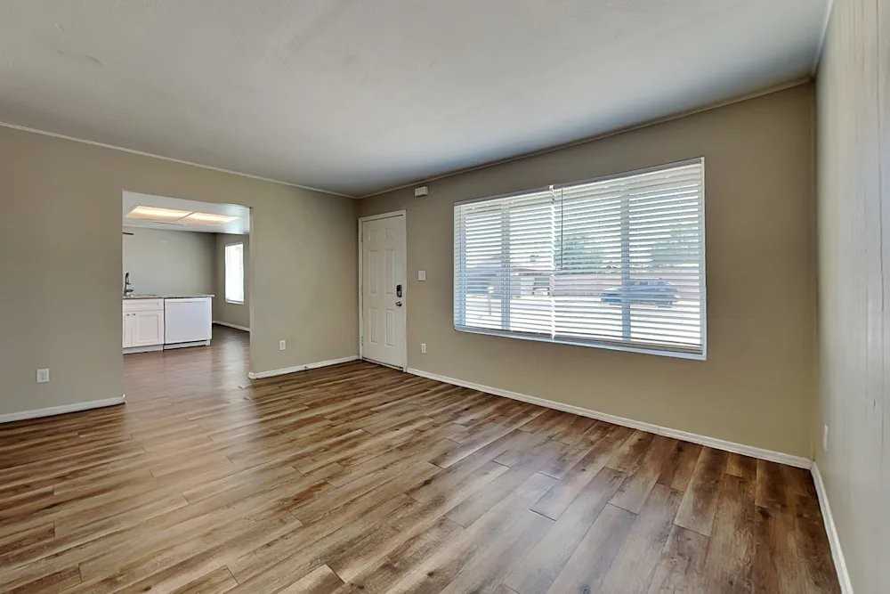 4409 N 90th Dr - Photo 2 of 14