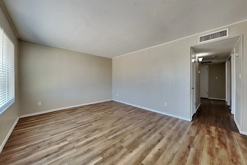 4409 N 90th Dr - Photo 3 of 14