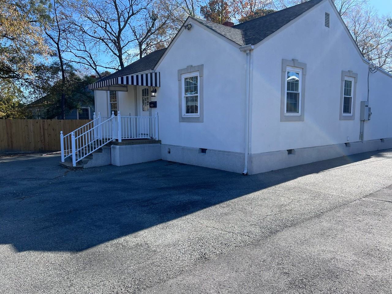 6323 Mallory Dr - Photo 3 of 15