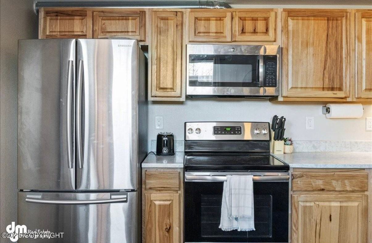 523 E 12th Ave - Photo 4 of 14