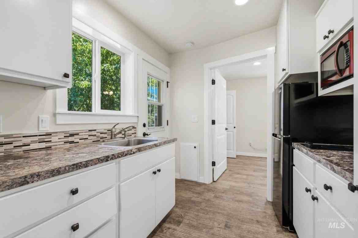 113 Smith Ave #2 - Photo 6 of 16