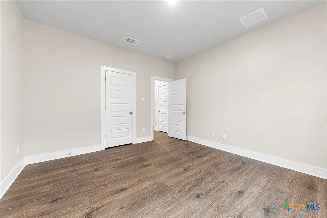 920 Campbellton Dr - Photo 2 of 18