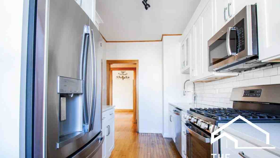 2744 W Logan Blvd #3 - Photo 2 of 5