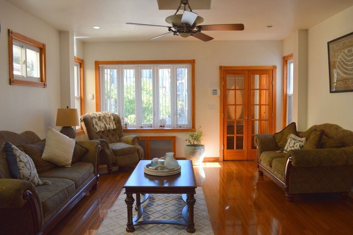 4246 78th St - Photo 2 of 11