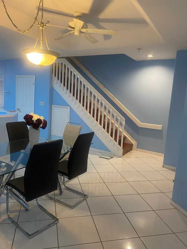 9678 Royal Palm Blvd - Photo 5 of 20