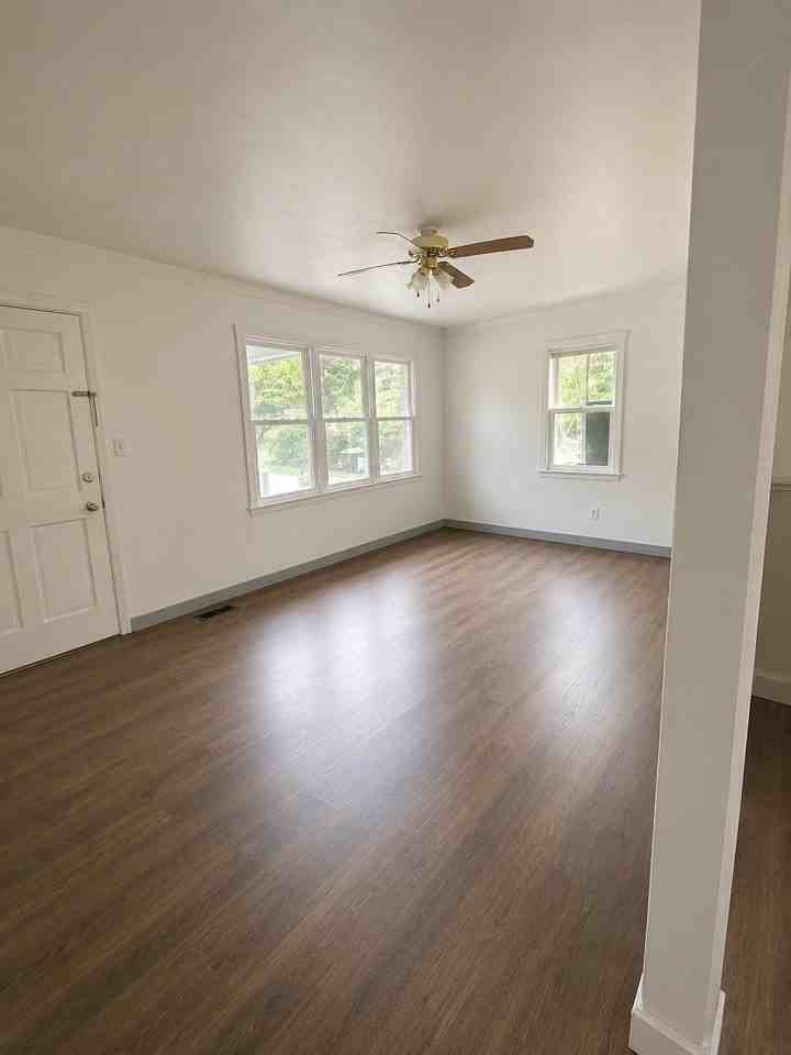 103 Southwood Dr - Photo 3 of 13