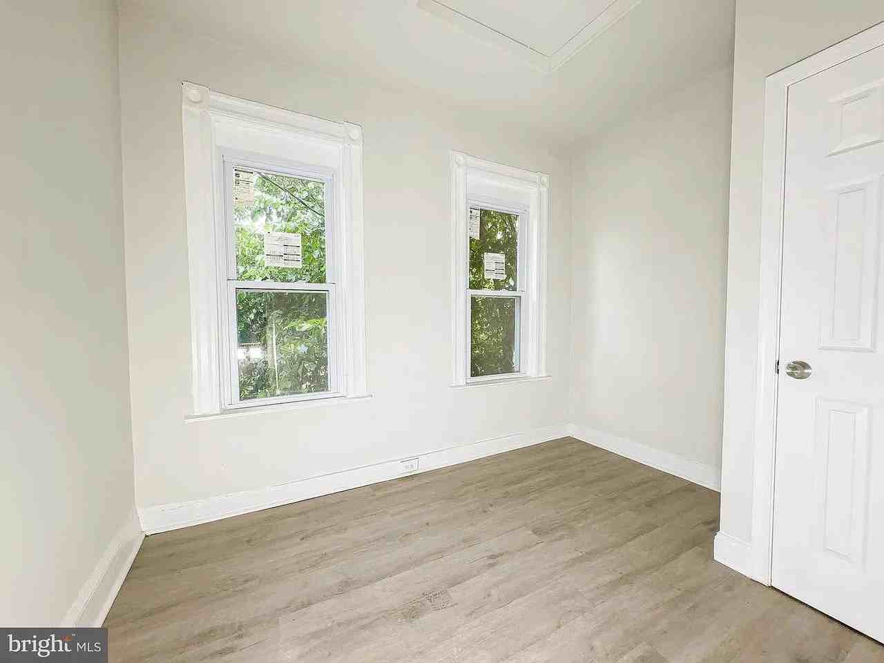 3010 Grayson St - Photo 6 of 9
