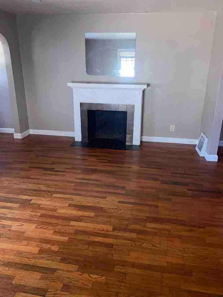 811 Park St - Photo 2 of 9