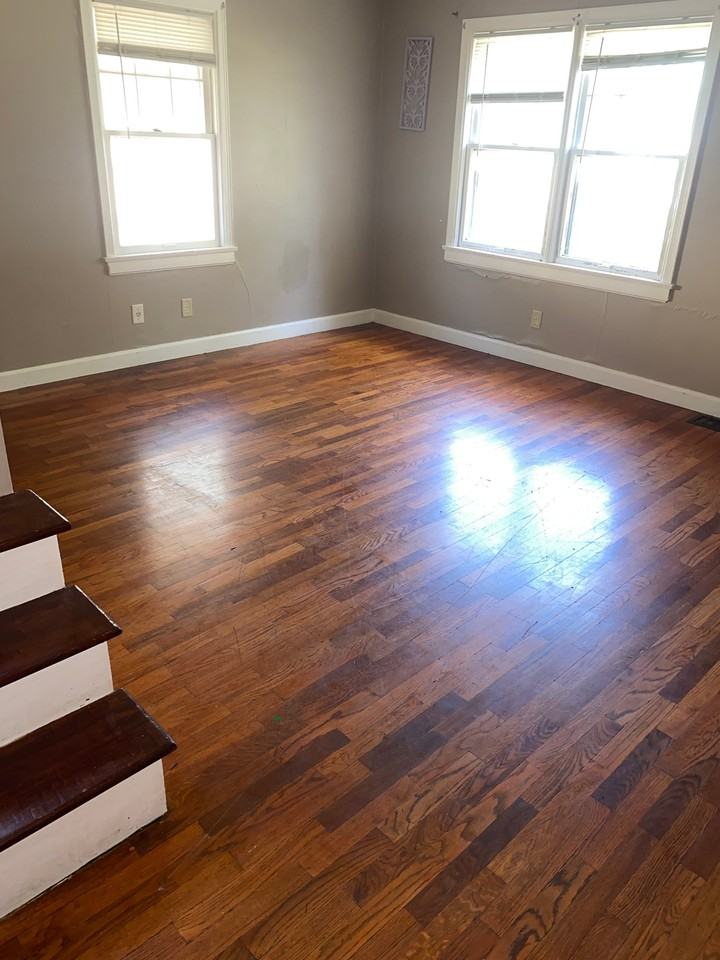 811 Park St - Photo 3 of 9