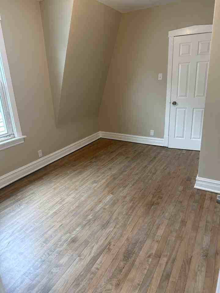 5204 N Ludlam Ave #2 - Photo 5 of 13