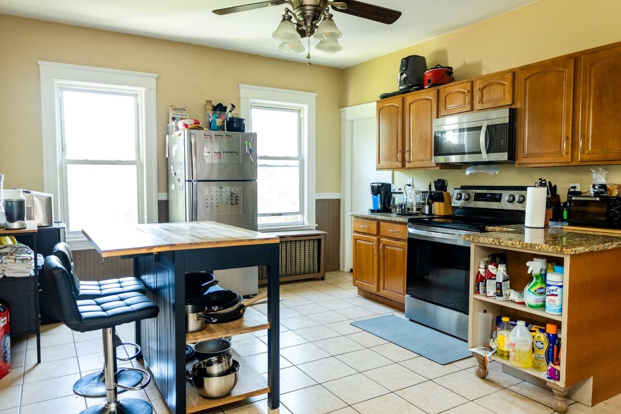 39 Woodford St #3 - Photo 7 of 8