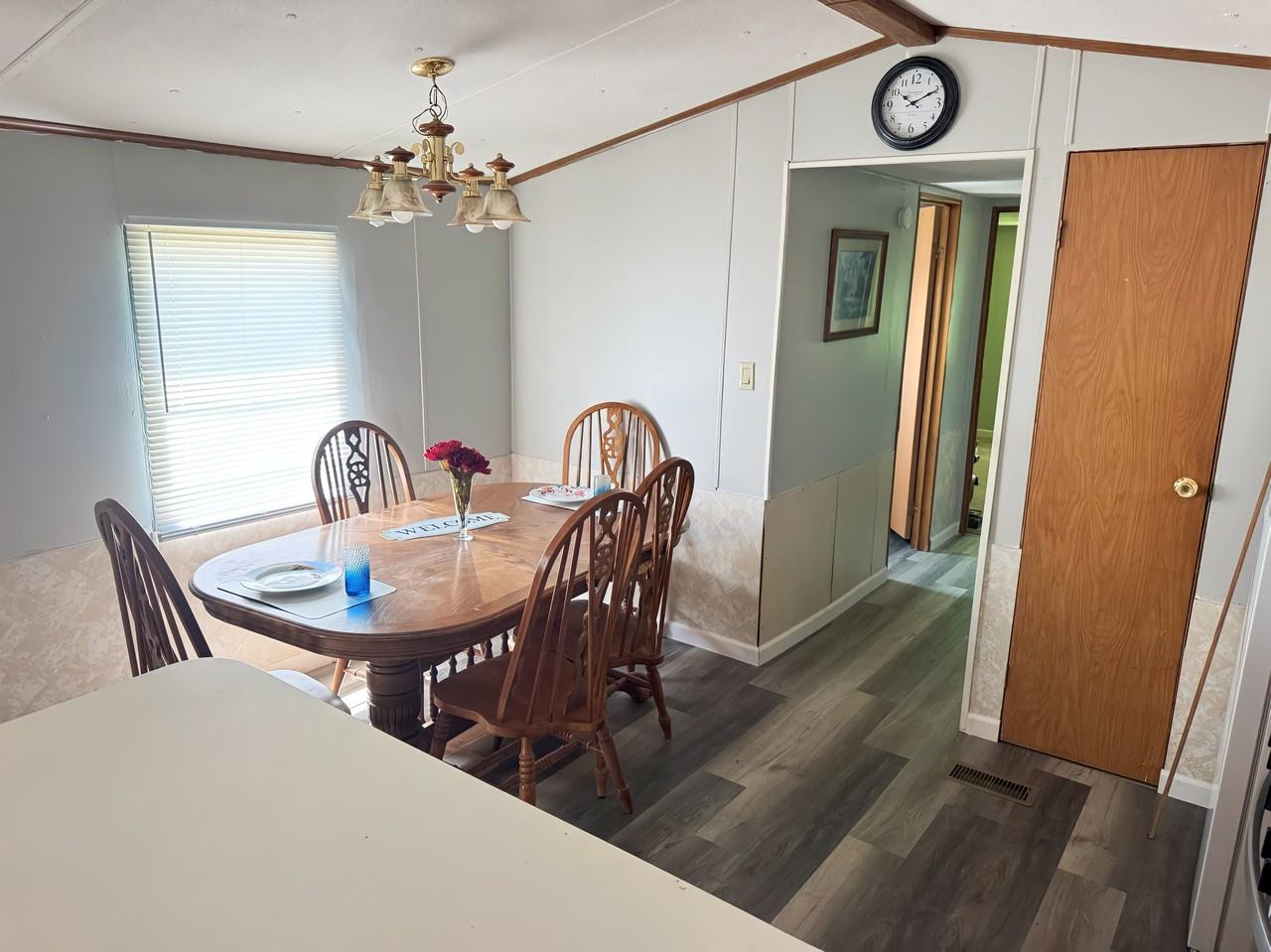 1116 Rim Rd - Photo 2 of 9