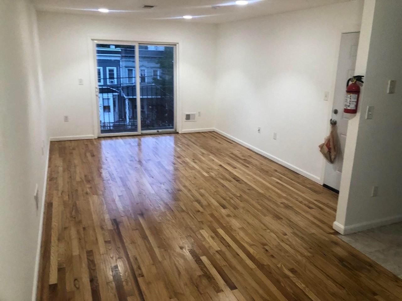 190 Summer Ave #2 - Photo 4 of 7