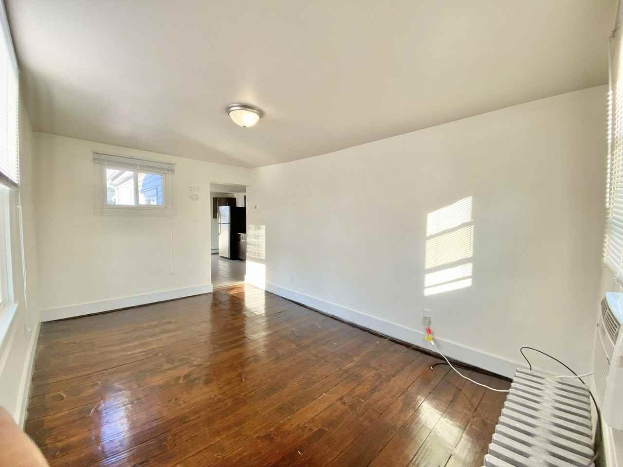 1140 Ash St #201 - Photo 5 of 9