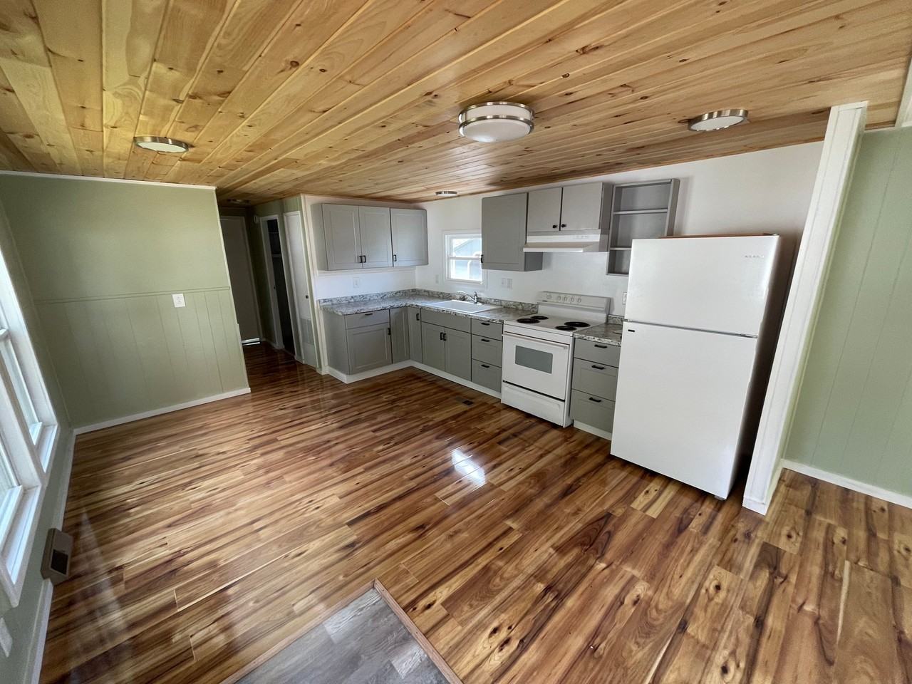 282 6th St - Photo 3 of 10