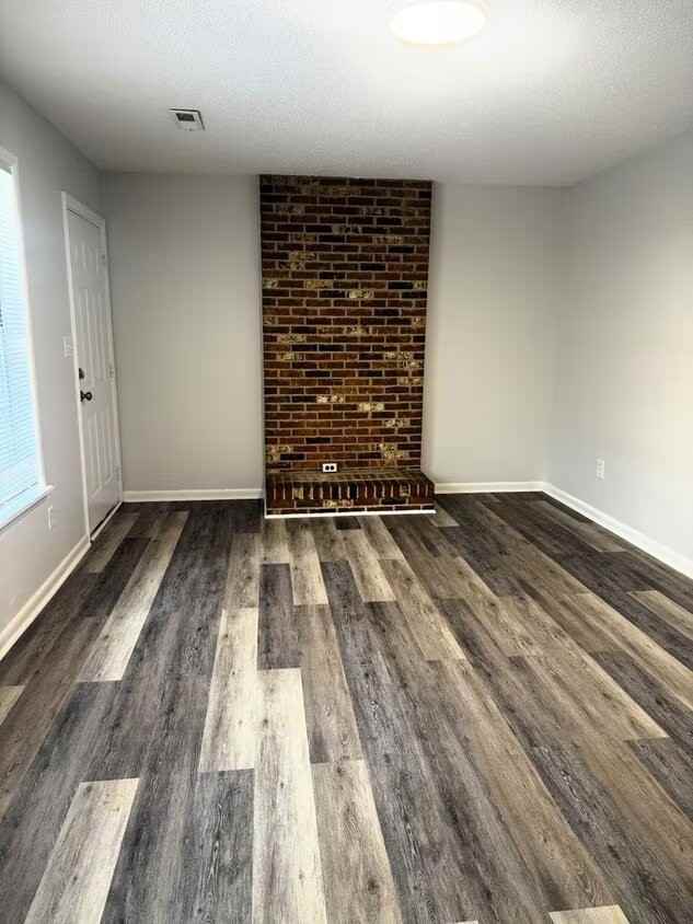 208 Cloverleaf Dr #3A - Photo 5 of 14