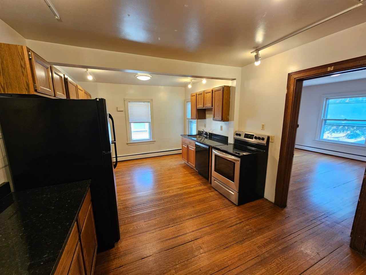 103 Rutgers St #2 - Photo 3 of 20
