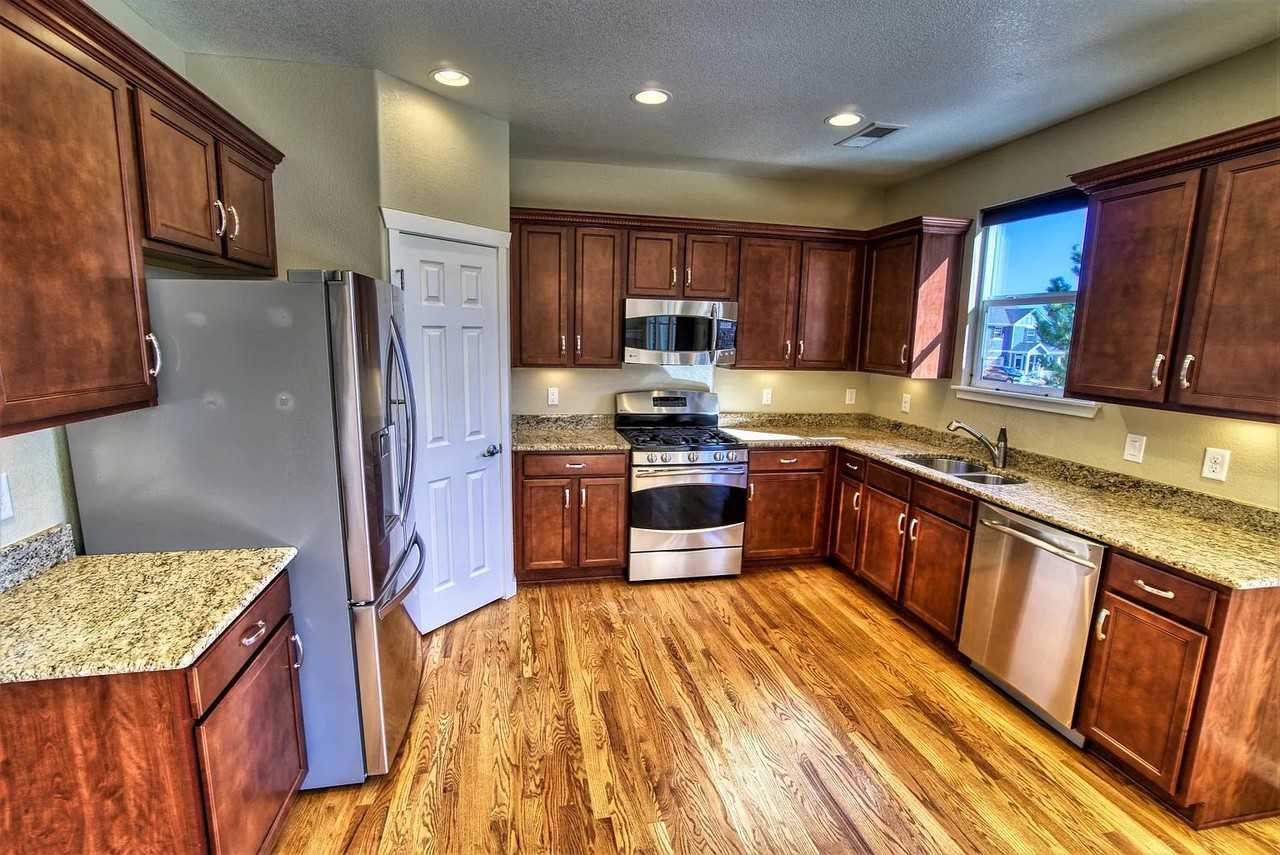 5796 Dunraven St - Photo 2 of 20