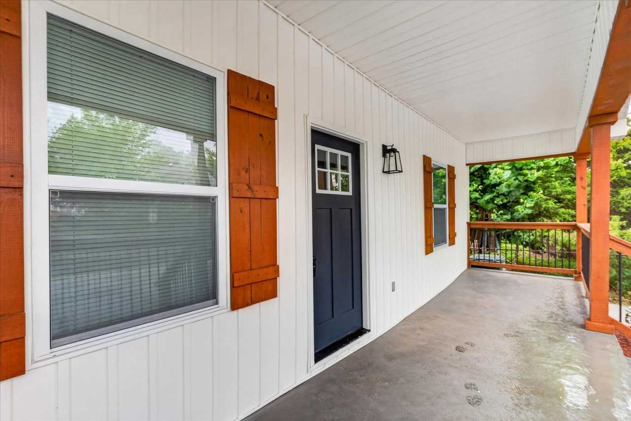 1713 S Orchard Knob Ave - Photo 2 of 20