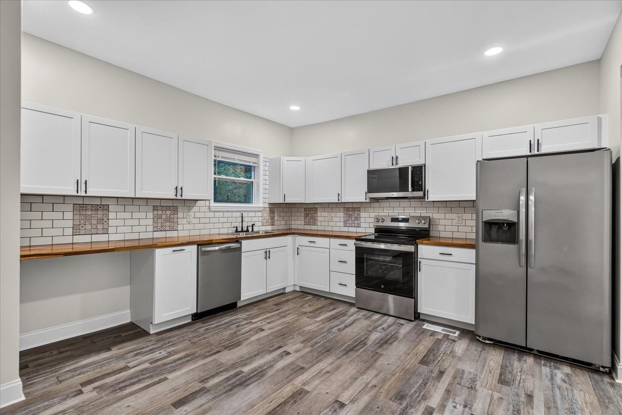 1713 S Orchard Knob Ave - Photo 3 of 20