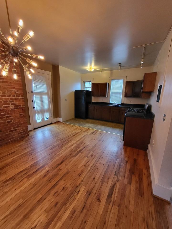 376 Pearl St #REAR - Photo 4 of 16