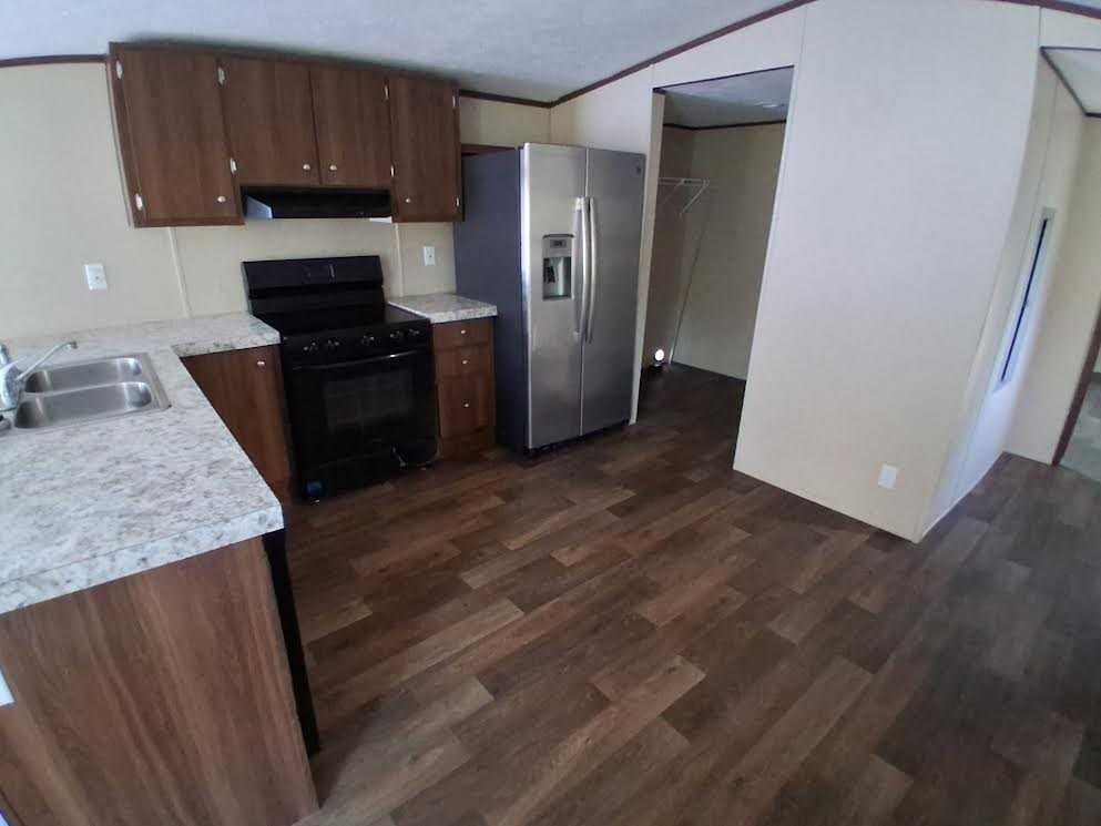 249 Ceceile St - Photo 5 of 11
