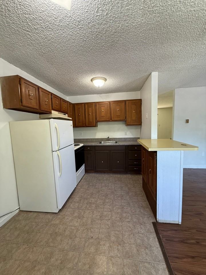 2111 Florence Ave #A - Photo 3 of 17