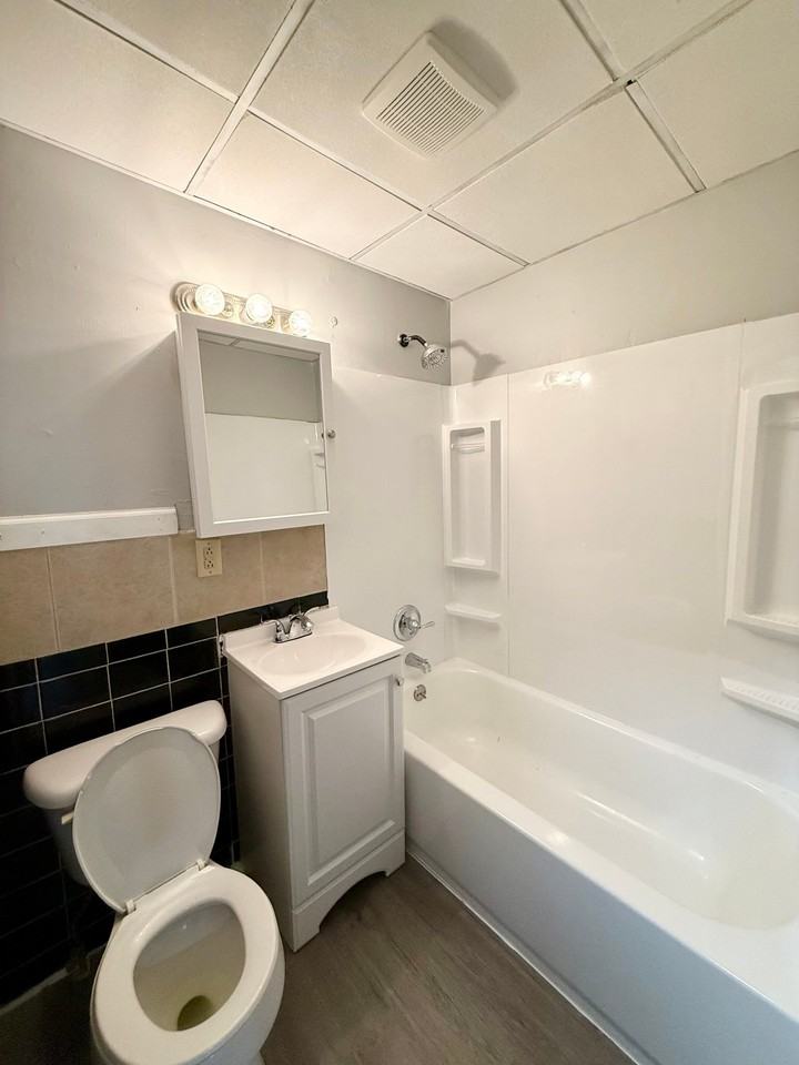 48 W Union Blvd #B - Photo 5 of 18