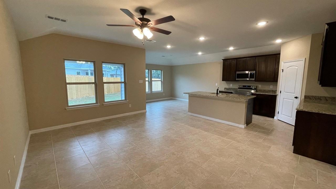 112 Canales Cir #NA - Photo 7 of 19
